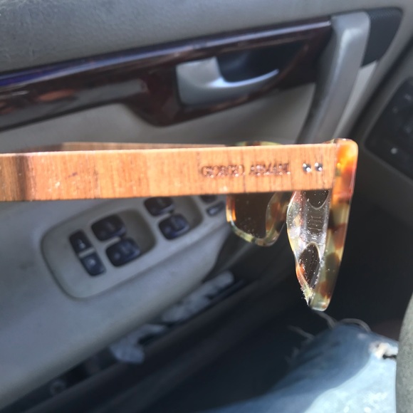 Very classic Giorgio Armani  sun Glasses  used - Picture 6 of 7